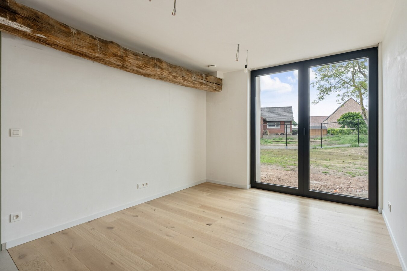 Exclusieve woning in volledig heropgebouwde hoeve op een perceel van 4a60ca! 