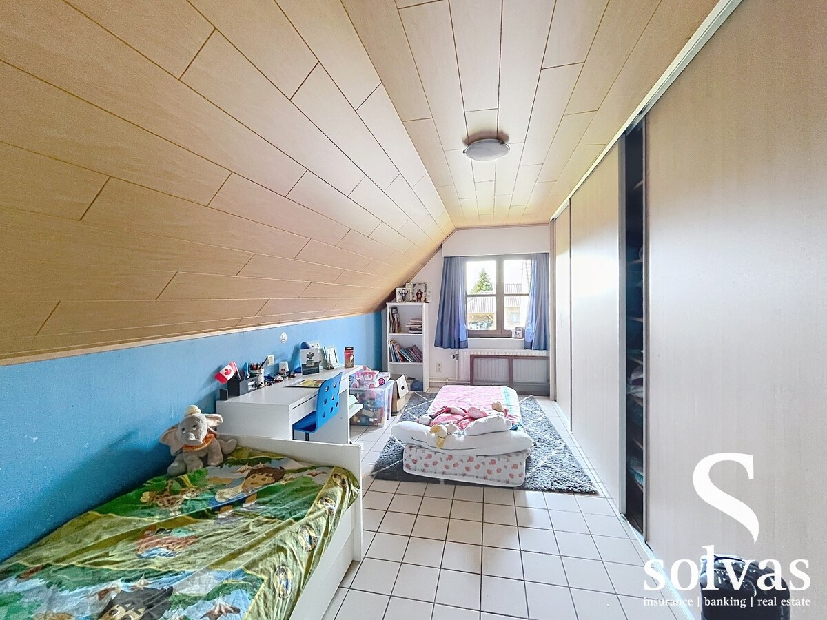 Ruime woning met 4 slaapkamers, tuin en garage in Aalter - Energielabel C - perceeloppervlakte 1050m² - bewoonbare oppervlakte 250m² - EPC-waarde 237 