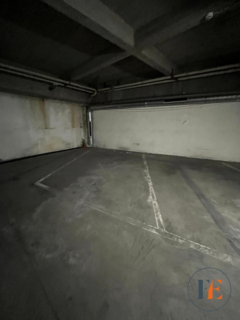 Autostaanplaats aan Waldamkaai  in Residentie 1000 Vuren 