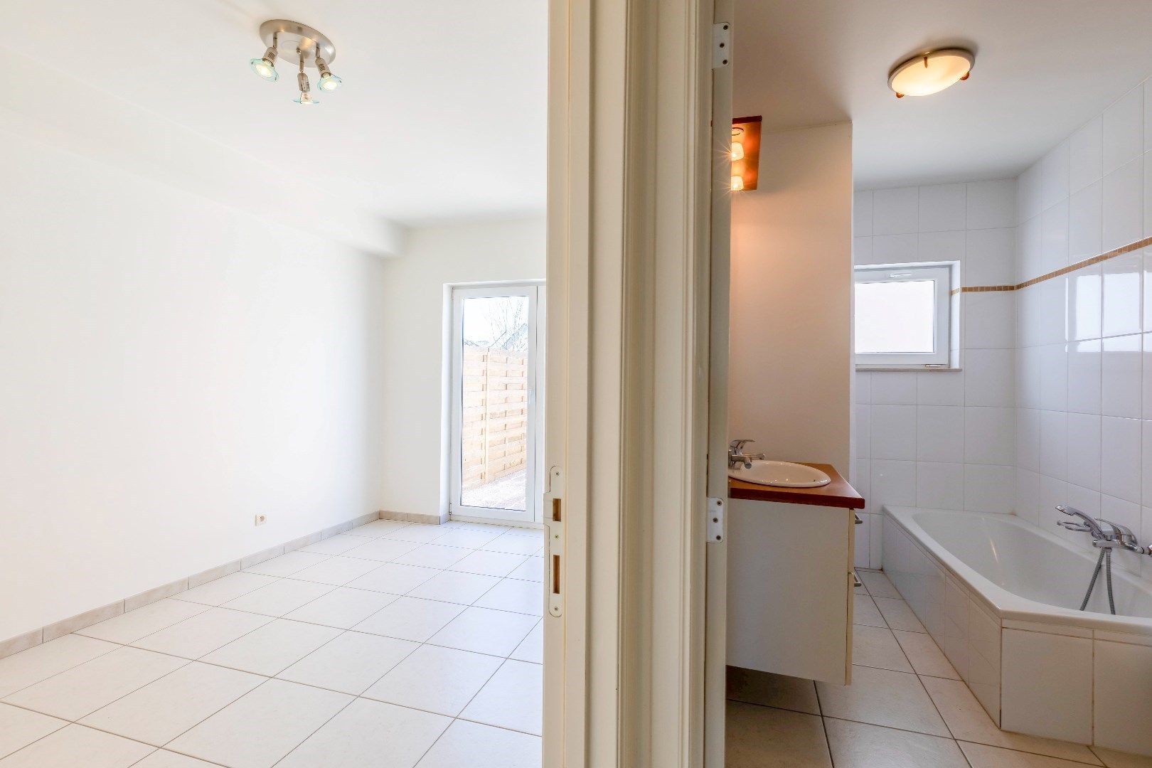 Comfortabel gelijkvloers 1slp. app. nabij het centrum van Sint-Amandsberg 