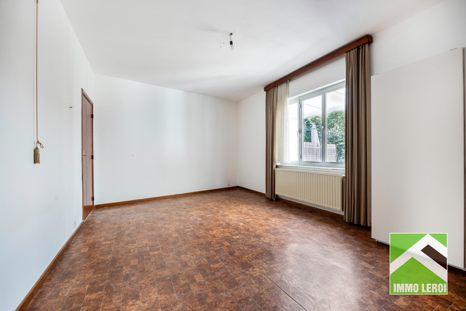 Slaapkamer 1 met doorgang badkamer