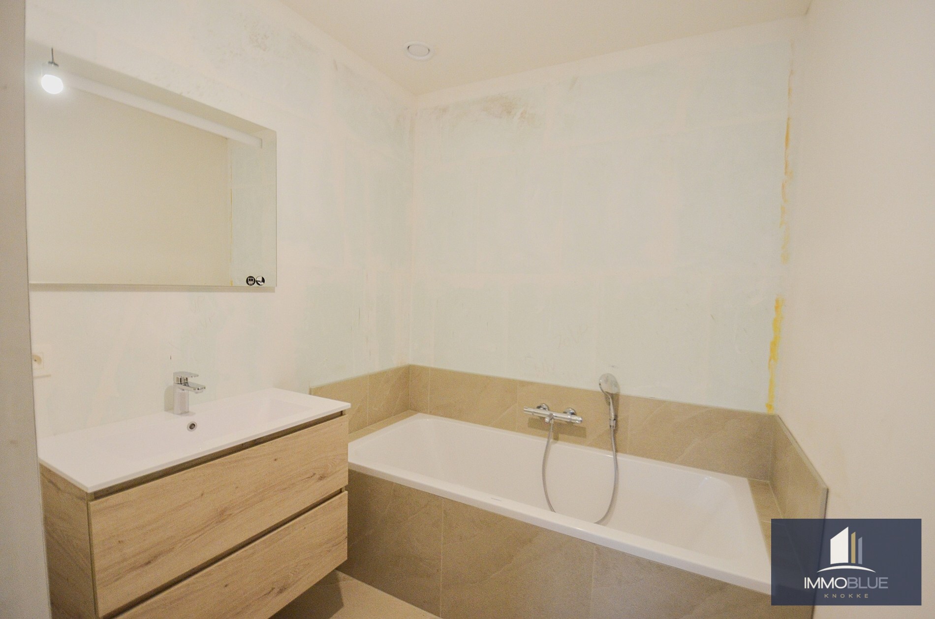 Nieuwbouw BEN-woning(bijna energie neutrale woning) in een autovrije, groene omgeving. 