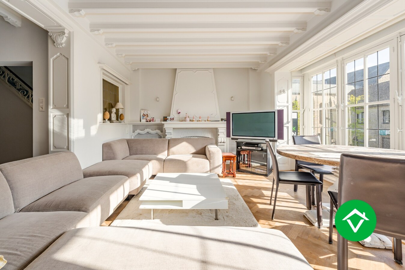 Ruim triplex appartement met 5 slaapkamers, in het centrum van Torhout 