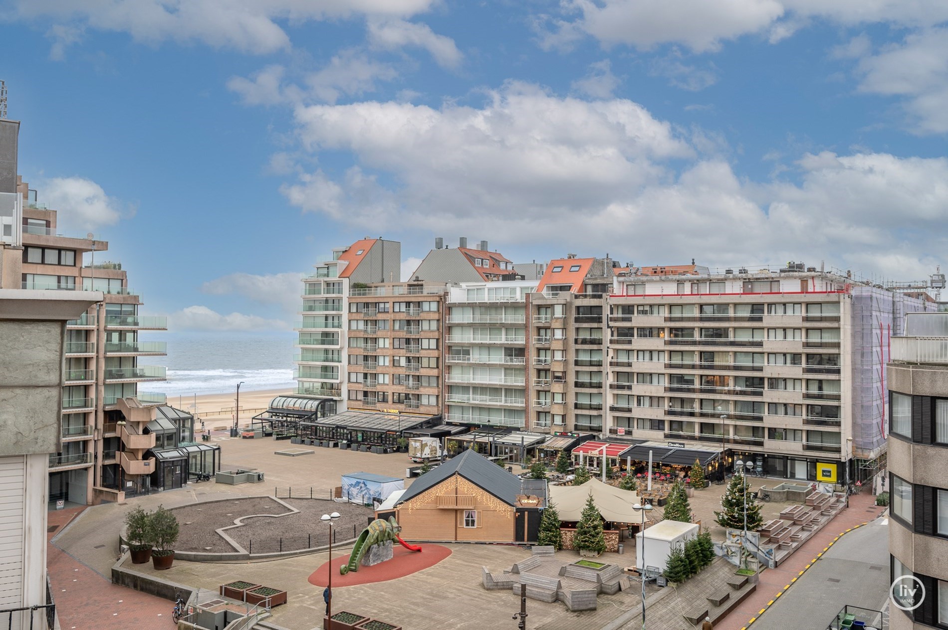 Volledig afgewerkt nieuwbouw app. met aangename zichten  gelegen in het centrum van Knokke. 