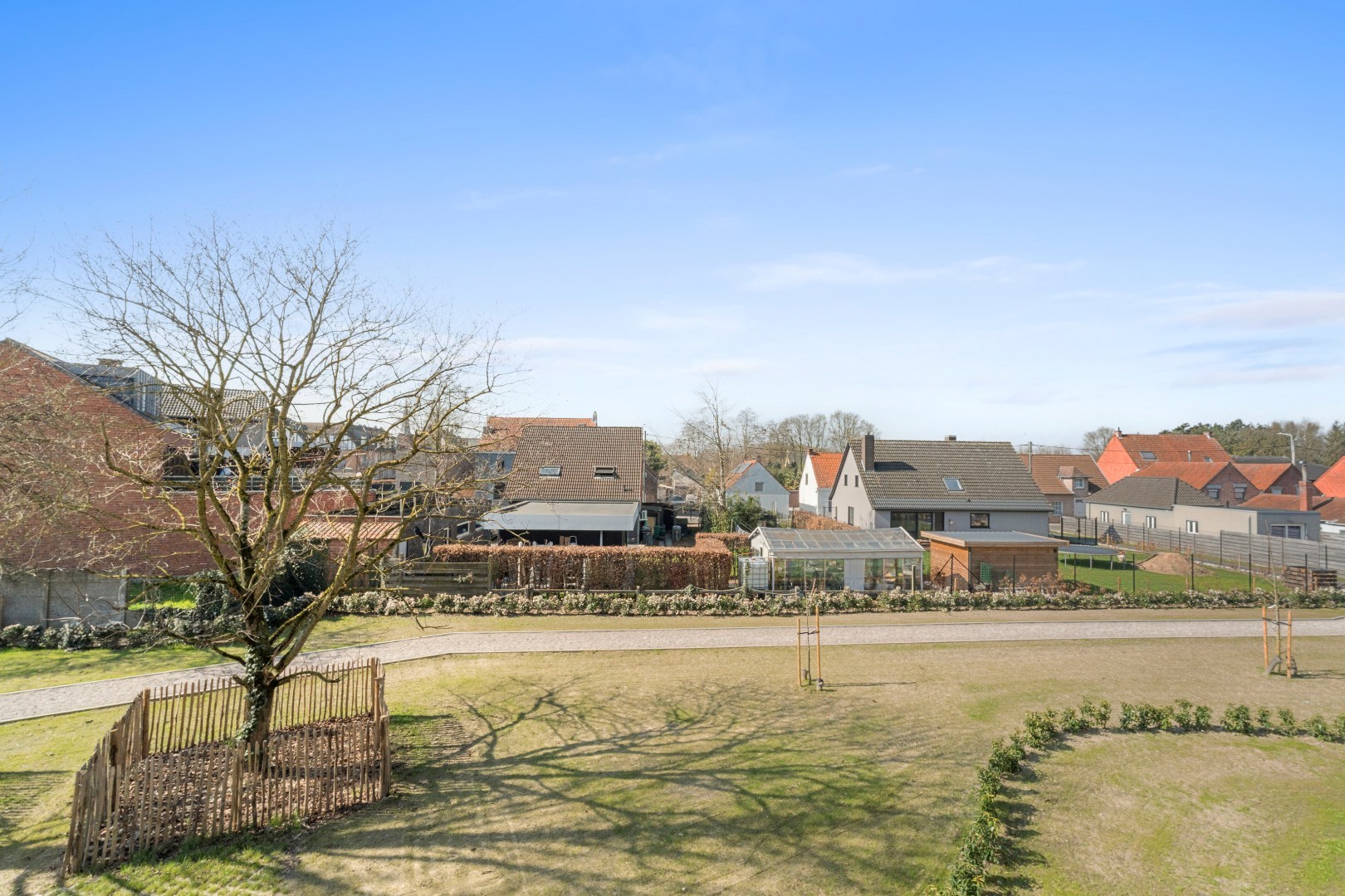 Nieuwbouwappartement met één slaapkamer, terras en ondergrondse autostaanplaats te koop in Zulte 