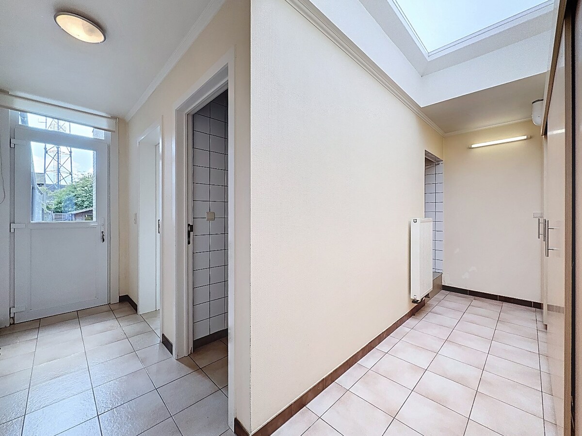 Ruime, instapklare woning met tuin te centrum Zottegem 