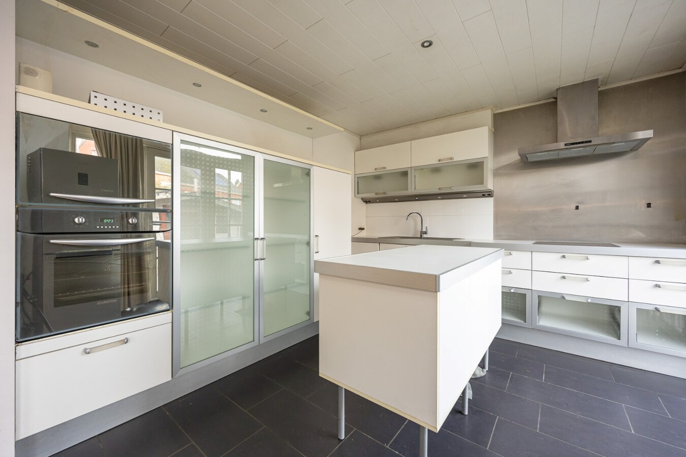 Op te frissen open bebouwing in het centrum van Sint-Antonius 