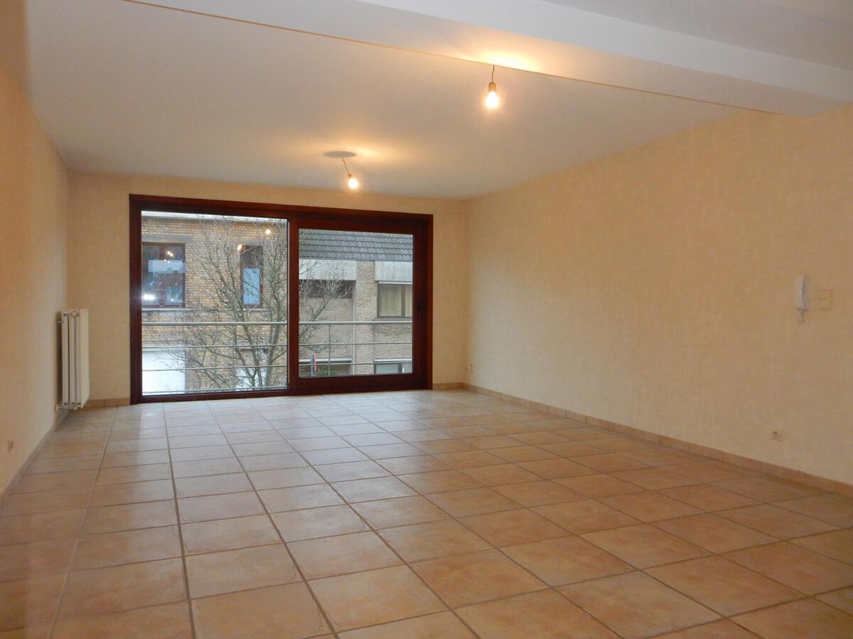 Gezellig ruim 2 slaapkamerappartement met ruim terras 