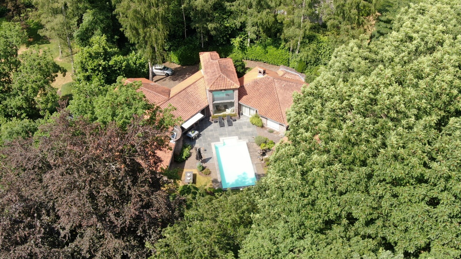 Gelijkvloersvilla op een perceel van 3.500 m² op een toplocatie te Schilde 