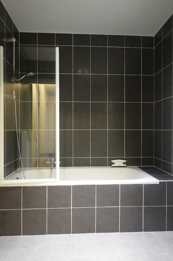 Appartement met autostaanplaats, fietsenberging en terras 