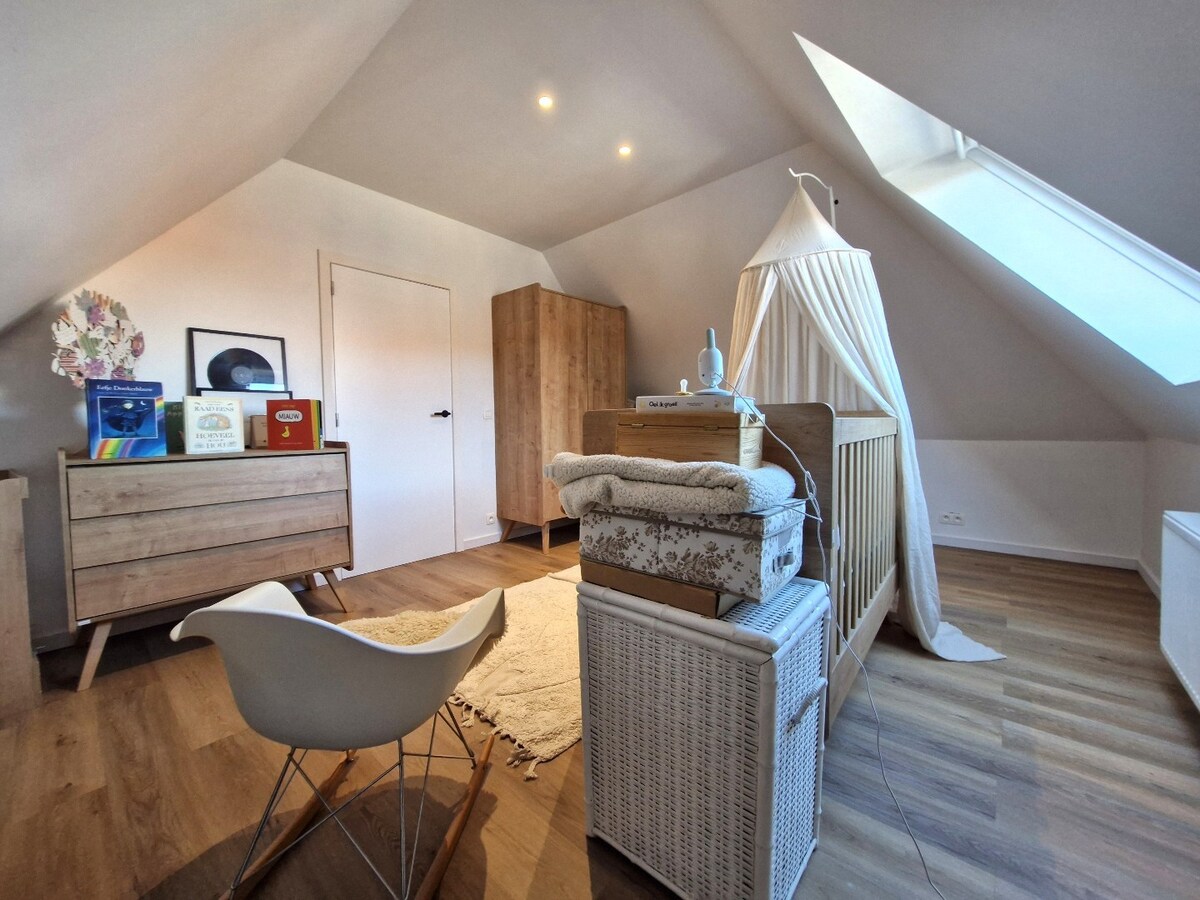 Zeer groot, volledig gerenoveerd duplexappartement te Westkapelle 