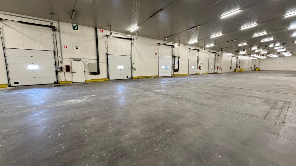 Loodsen te huur in haven van Antwerpen