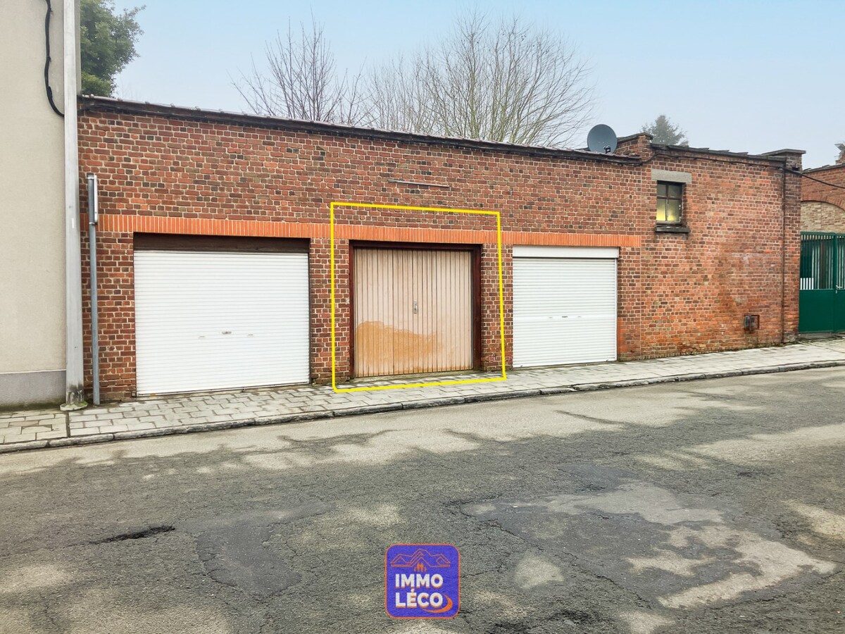Garage pour une voiture, dans le centre de Mouscron ! 