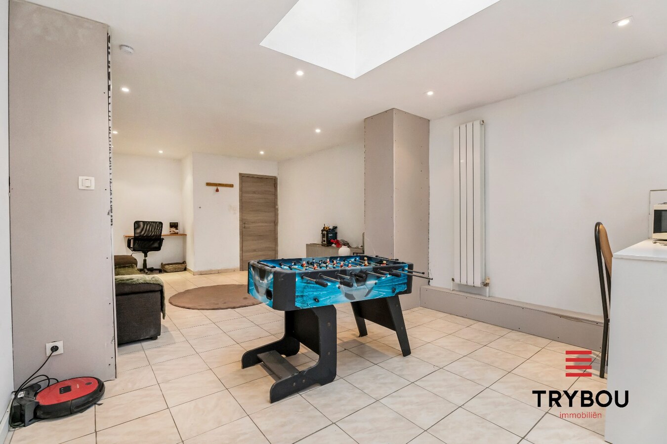 Verrassend ruime woning met garage in centrum Menen 