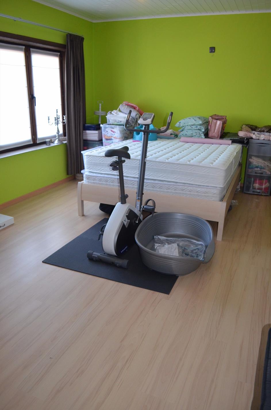 Ruime totaal gerenoveerde woning met 4 slpks (mogelijkheid tot 5) te Eeklo 