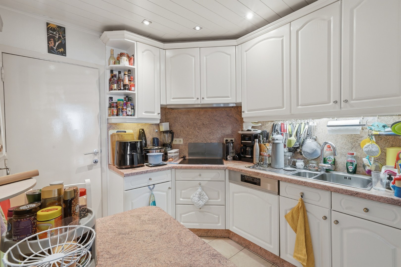 Goed onderhouden rijwoning nabij de Groene Kouter in Zwevegem 