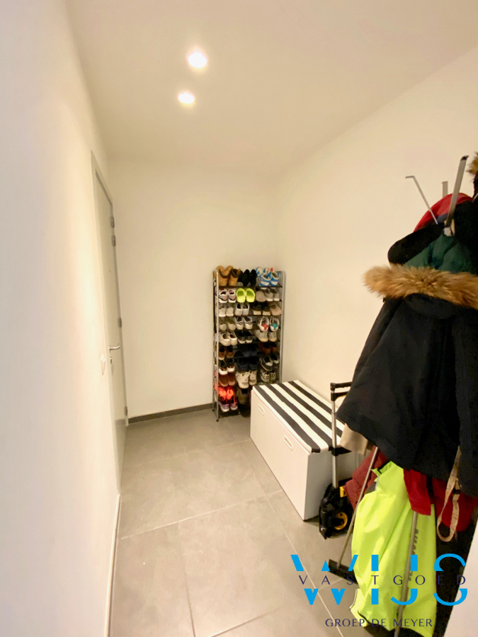 Instapklaar 2 slaapkamerappartement in hartje Wippelgem EVERGEM ! 