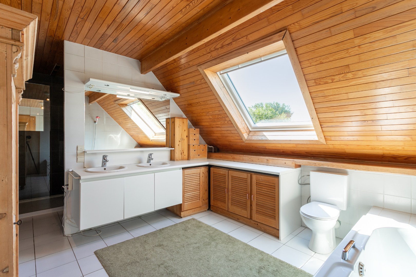 Ruime woning gelegen in een groene omgeving 
