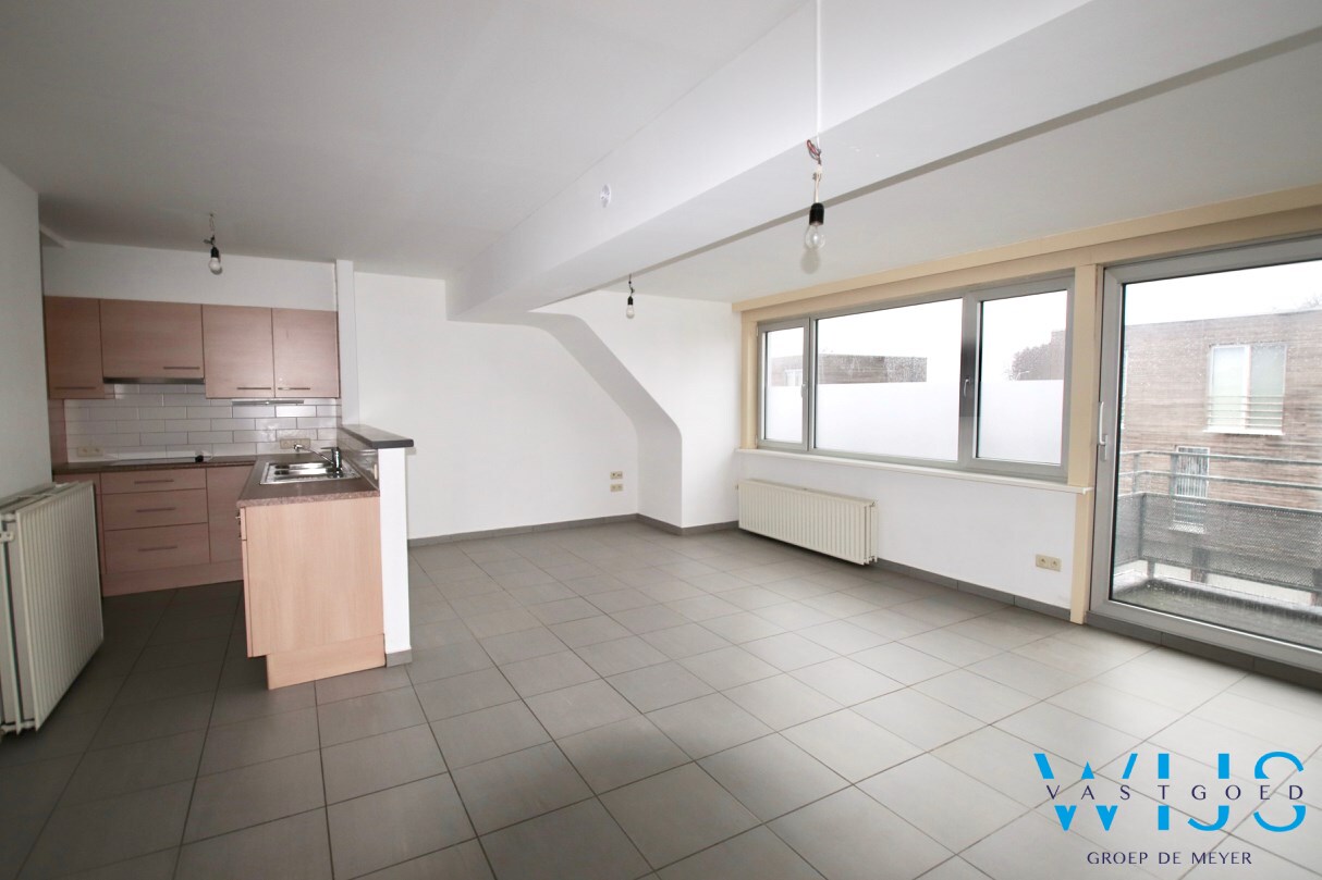 Ruim lichtrijk appartement met 4 slaapkamers te Eeklo ! 