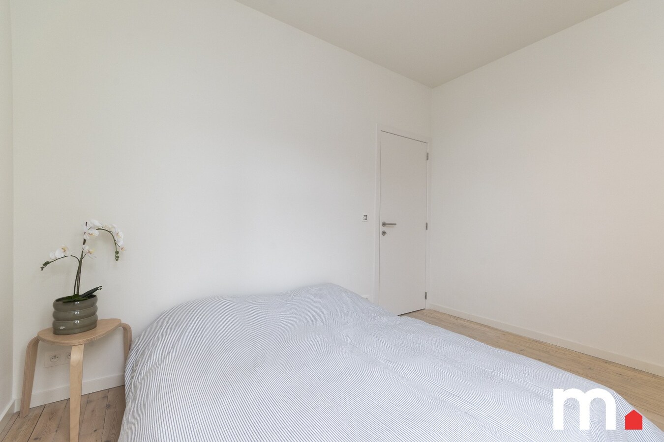 TOPPER op UNIEKE LIGGING in een van de mooiste lanen van Kortrijk EPC B ! MET UITWEG ! 