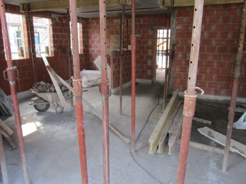 LAATSTE !!! MOOIE HOB MET STADSTUINTJE PAL IN CENTRUM LEFFINGE-DORP 