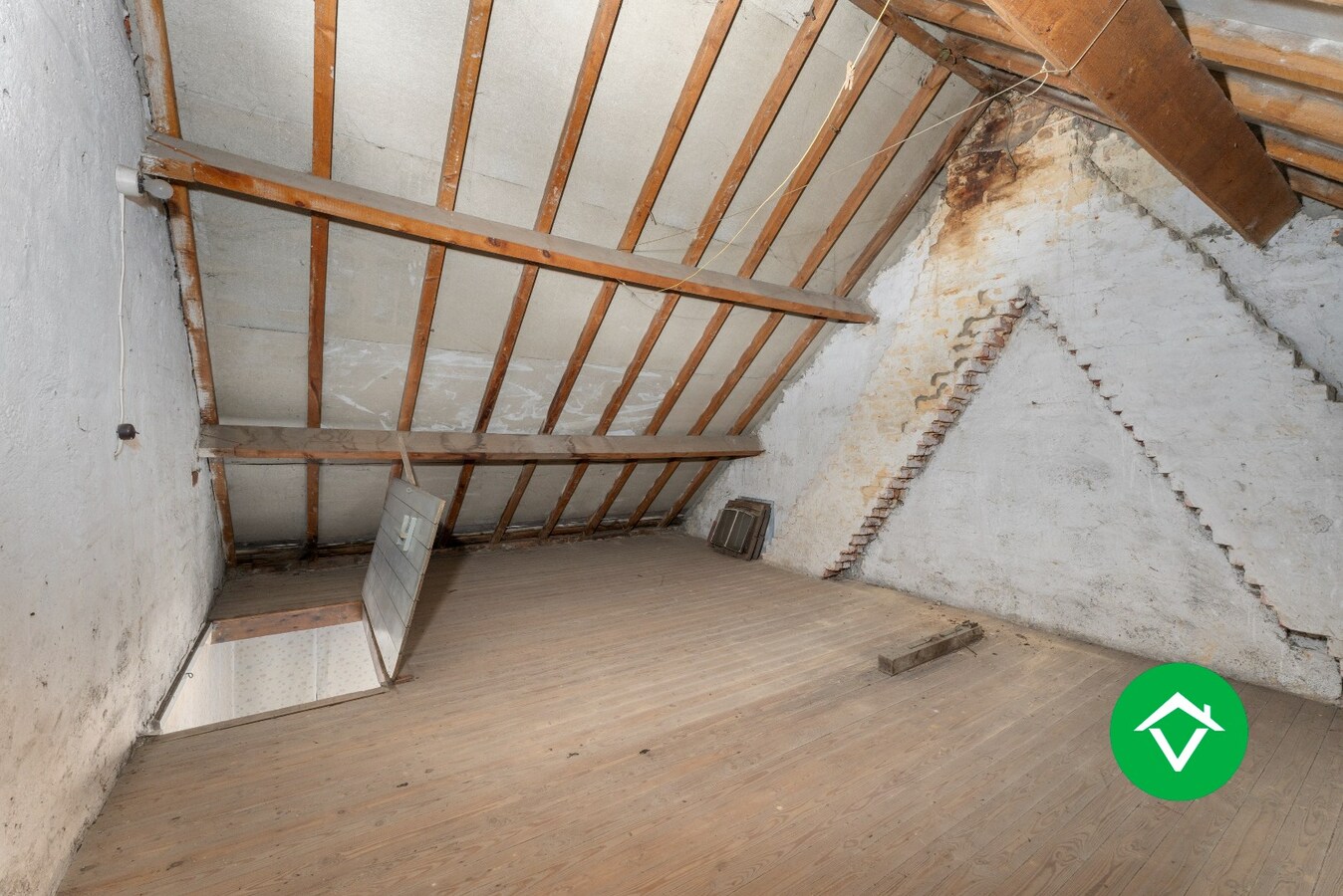 Ruime woning met 5 slaapkamers, diepe tuin en garage te Staden 