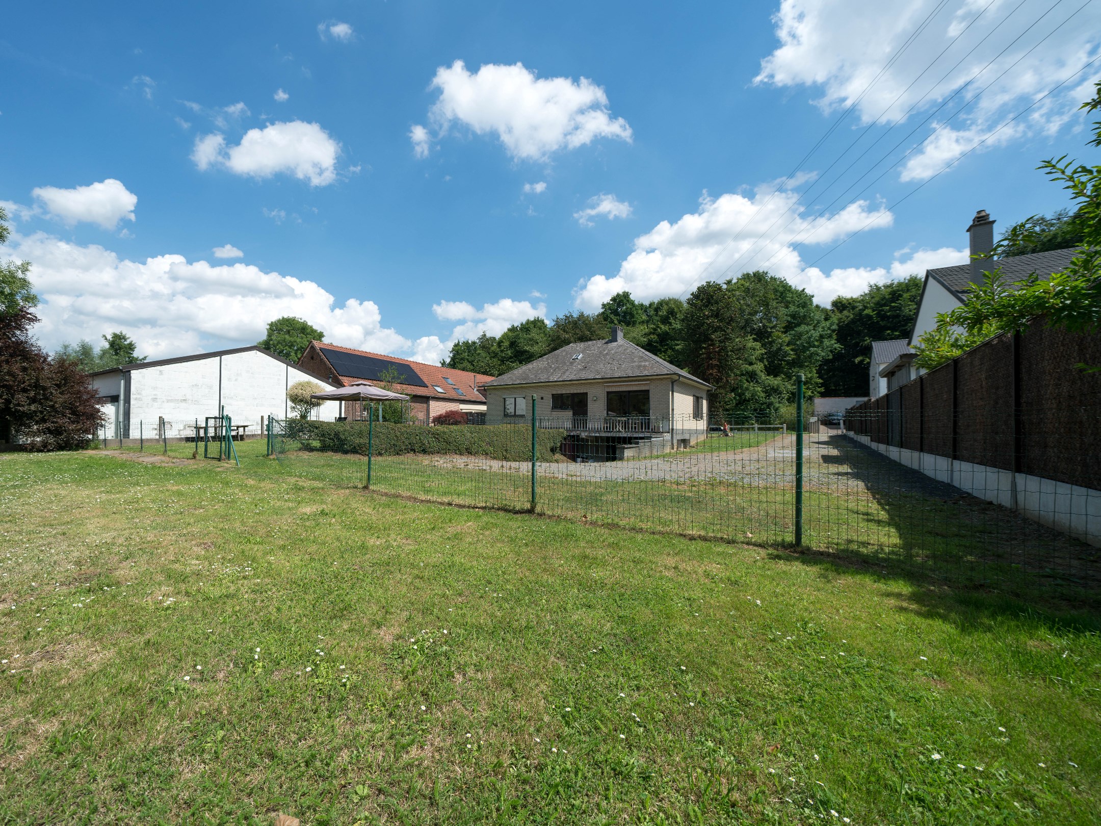 Woning op gegeerde locatie met uitbreidingsmogelijkheden 