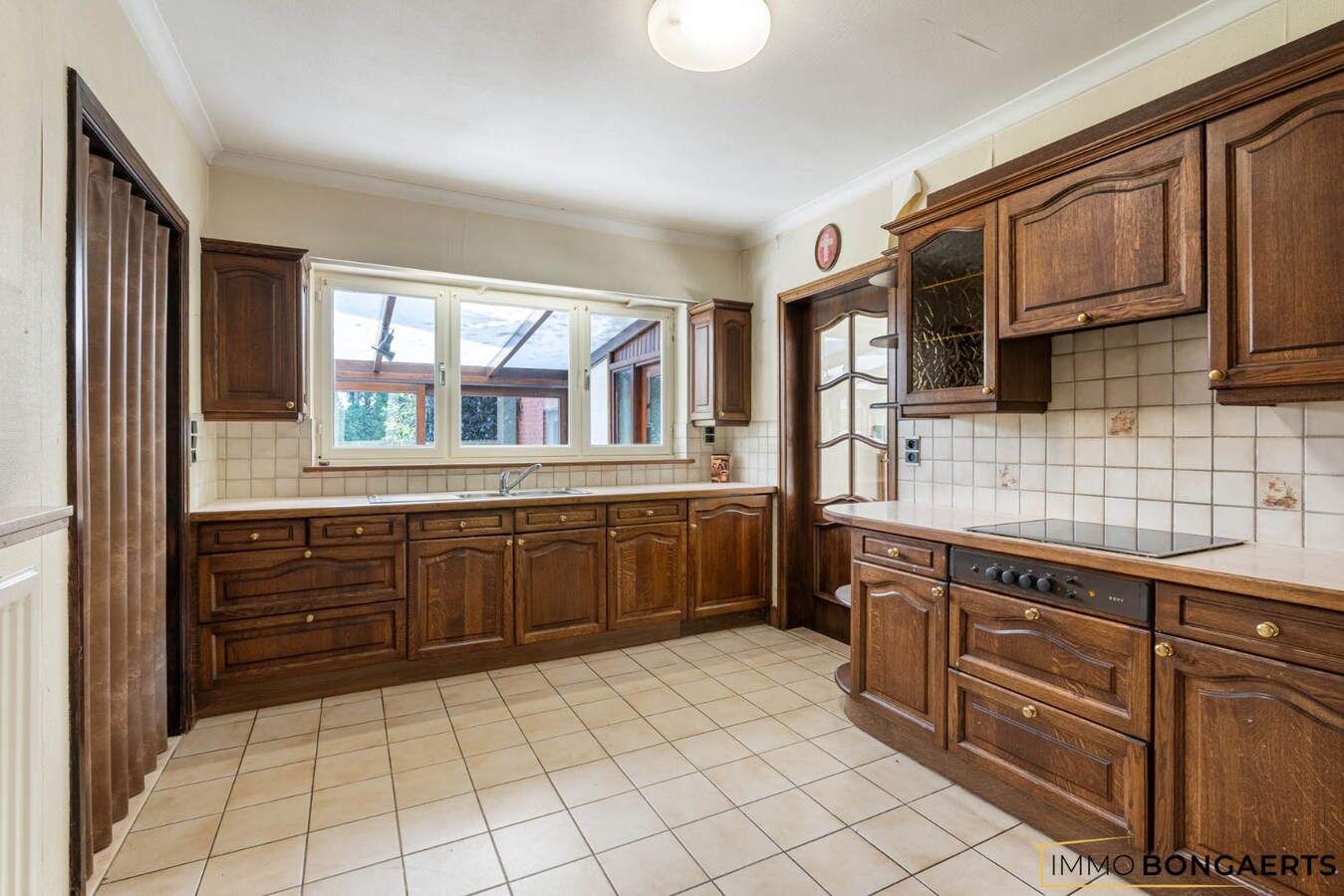 Rustig gelegen woning op een groot perceel 