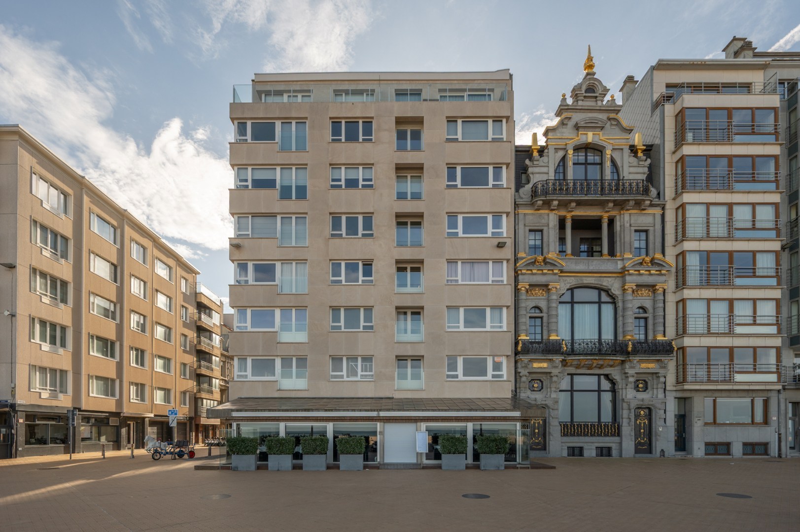 Centraal gelegen appartement met FRONTAAL ZEEZICHT 