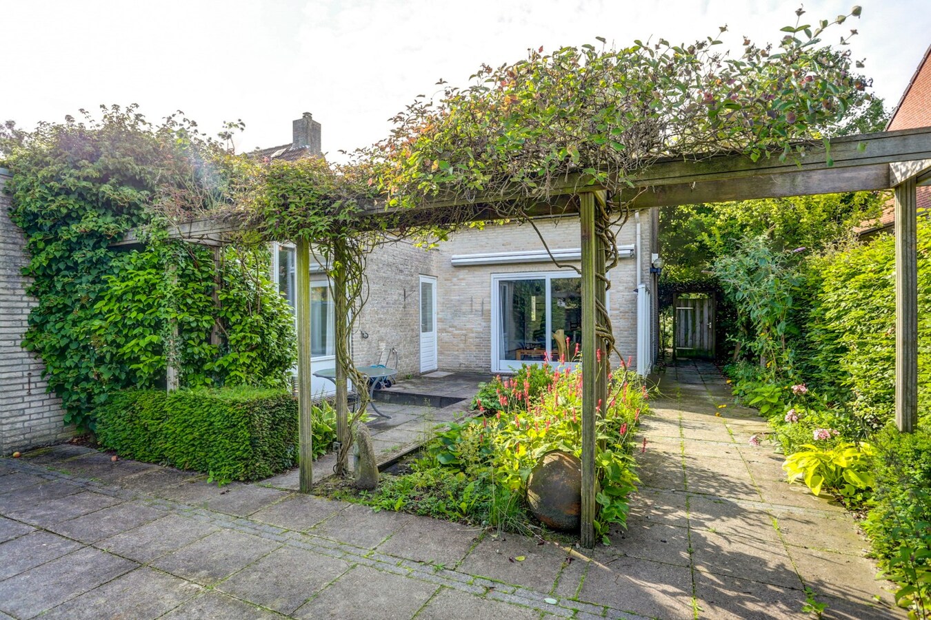 Vrijstaande semi-bungalow 