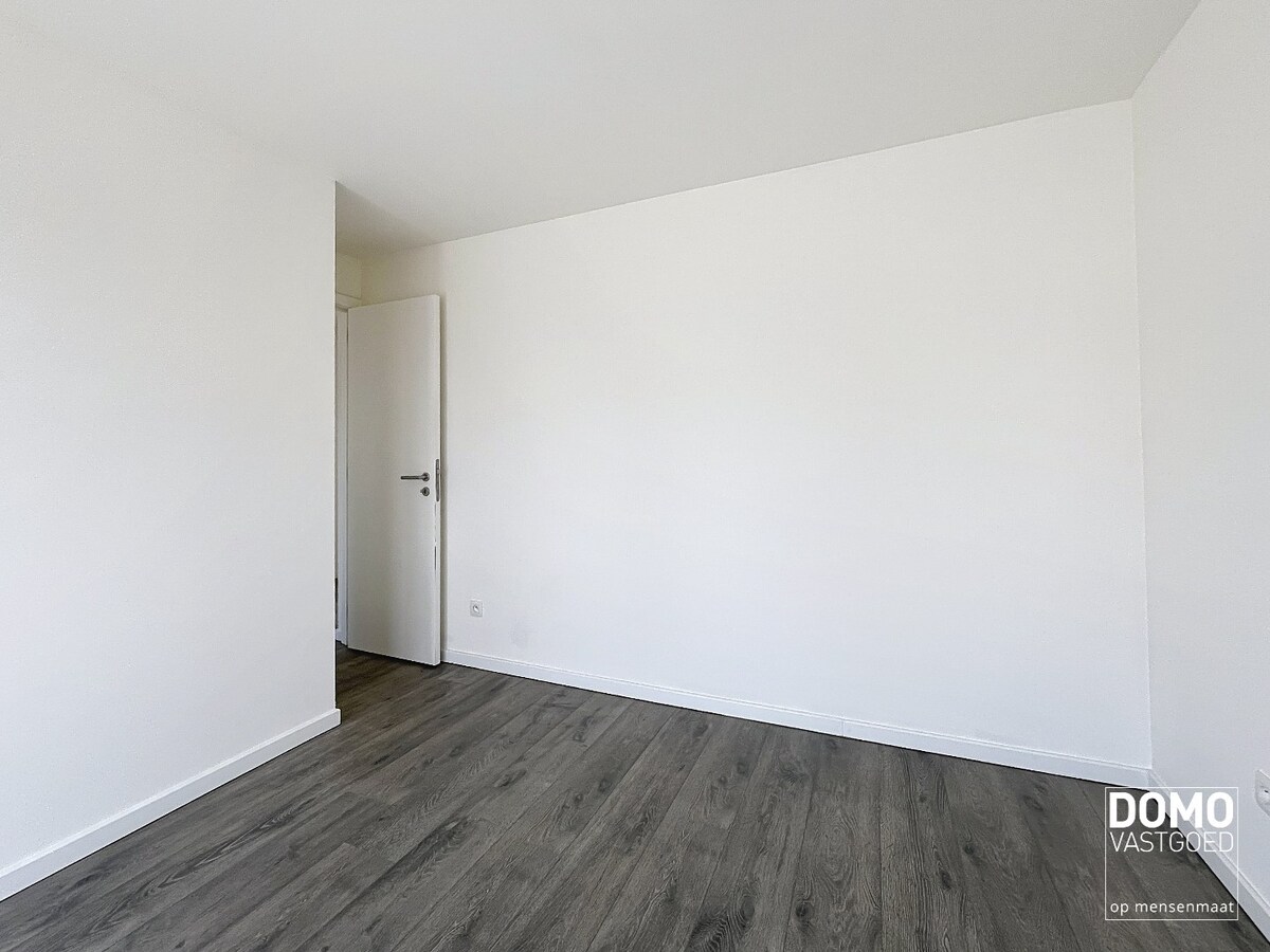 GERENOVEERDE HALF OPEN BEBOUWING MET GARAGE TE MELDERT (LUMMEN) 