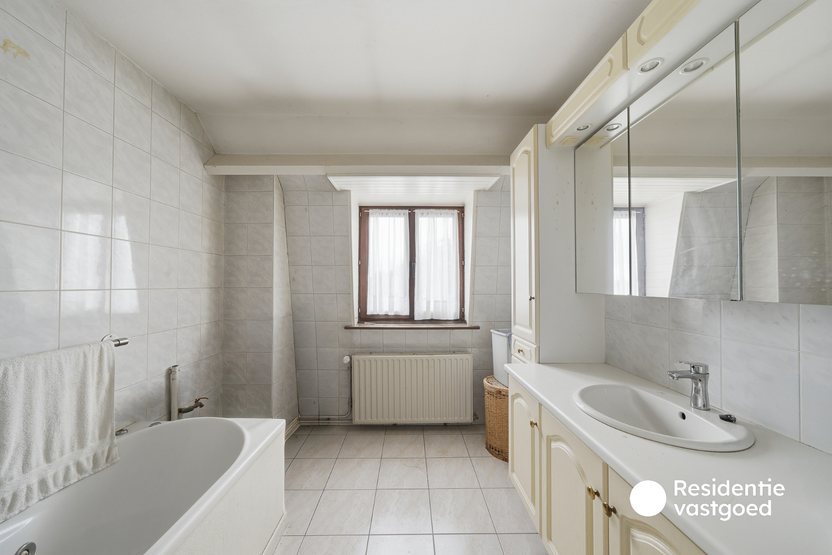 Woning met 4 slaapkamers, ruime tuin en prachtige ligging langs De Leie in Wervik 