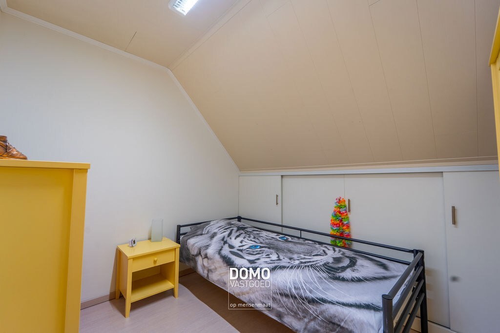 RUIME WONING VAN BOUWJAAR 2008 MET EPC LABEL B, 3 SLAAPKAMERS EN EEN HANGAR TE DIEPENBEEK 