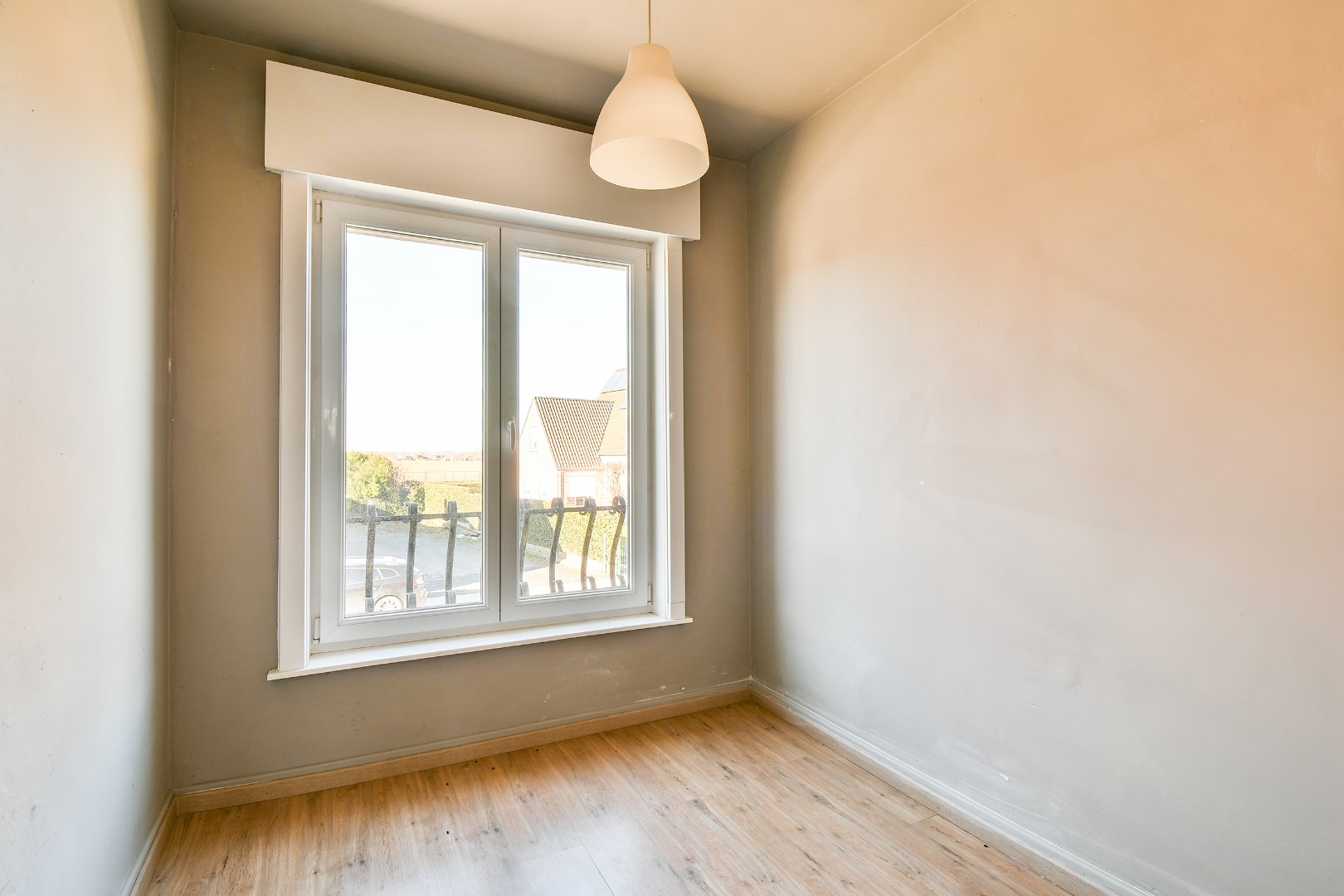 Halfopen woning op toplocatie met prachtig uitzicht op De Krekemeersen! 