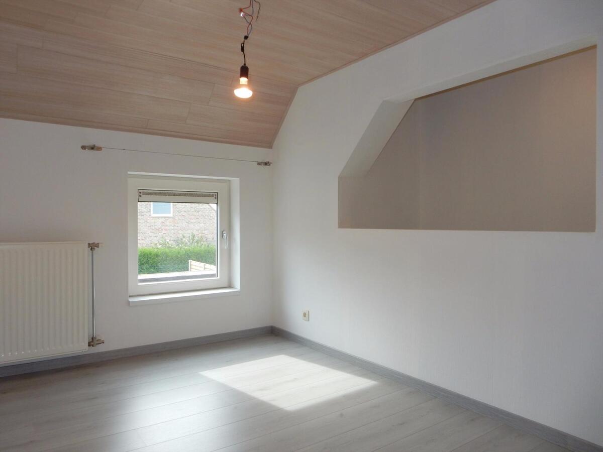 Half-open gerenoveerde woning 