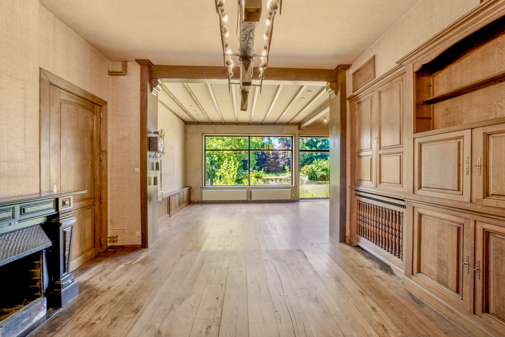 Uniek herenhuis in het centrum van Oudenburg 