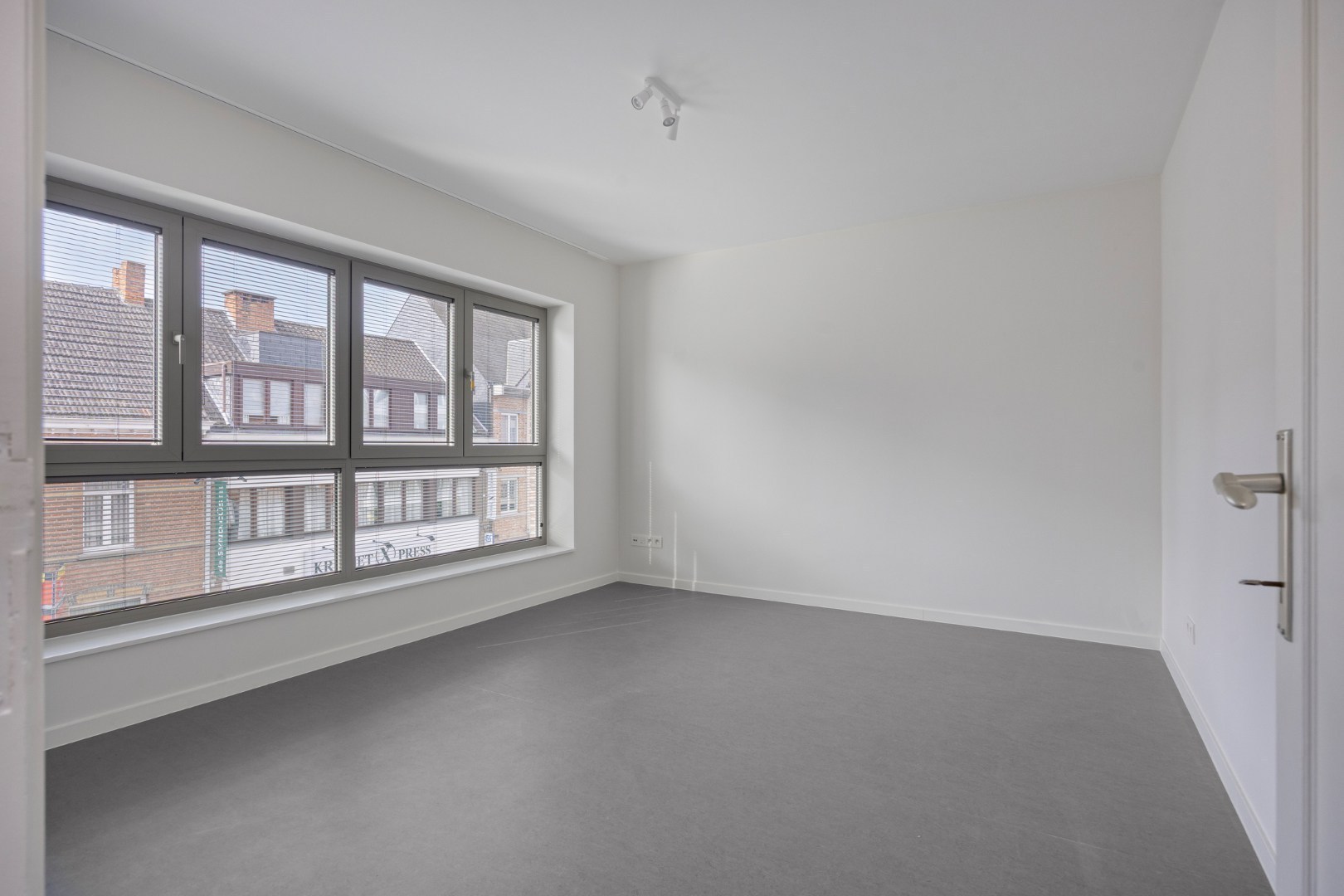 Parel met garage en stadstuin te huur in het centrum van Geel 