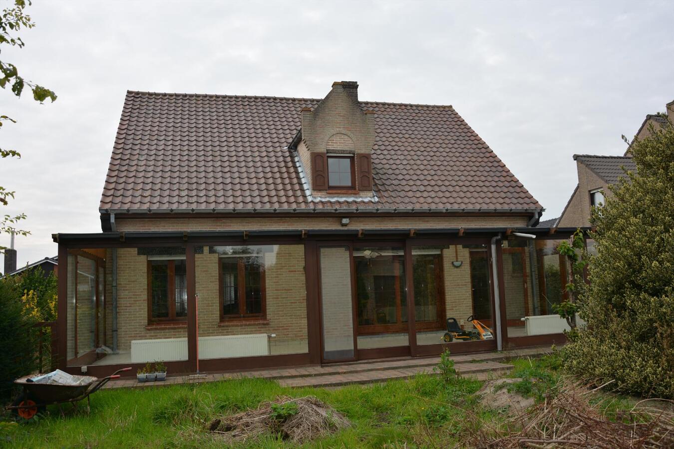 Charmante fermette met 2 garages 