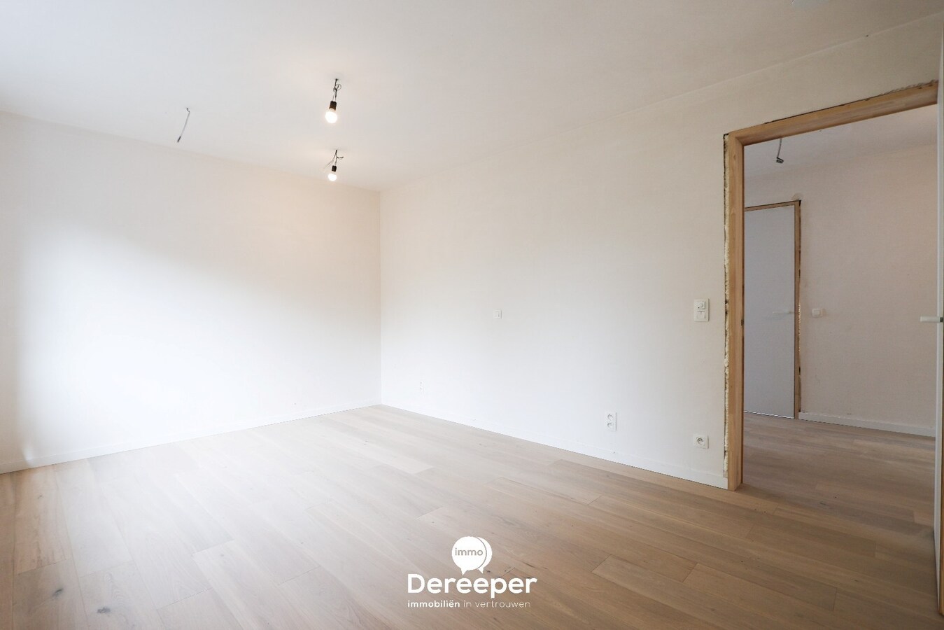 Nieuwbouwwoning met 4 slaapkamers op een uitstekende ligging in centrum Jabbeke 