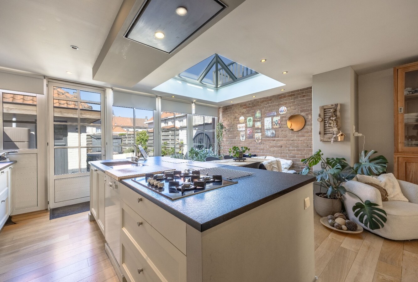 Charmante en lichtrijke gezinswoning met tuin in rustige, groene omgeving te Heist. 