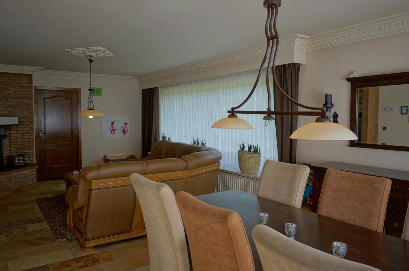 Landhuis met stallen, piste en weide op ca. 3800m² te Neerpelt (Limburg) 