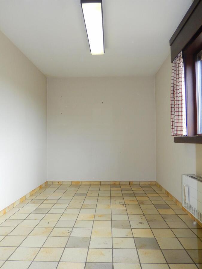 Ruime woning met zuidgerichte tuin 