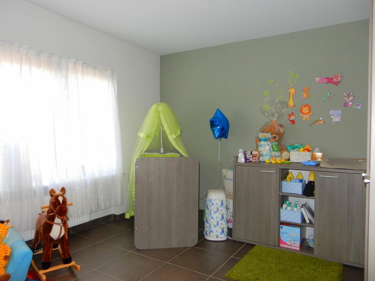 Vernieuwd appartement met 2 slaapkamers 