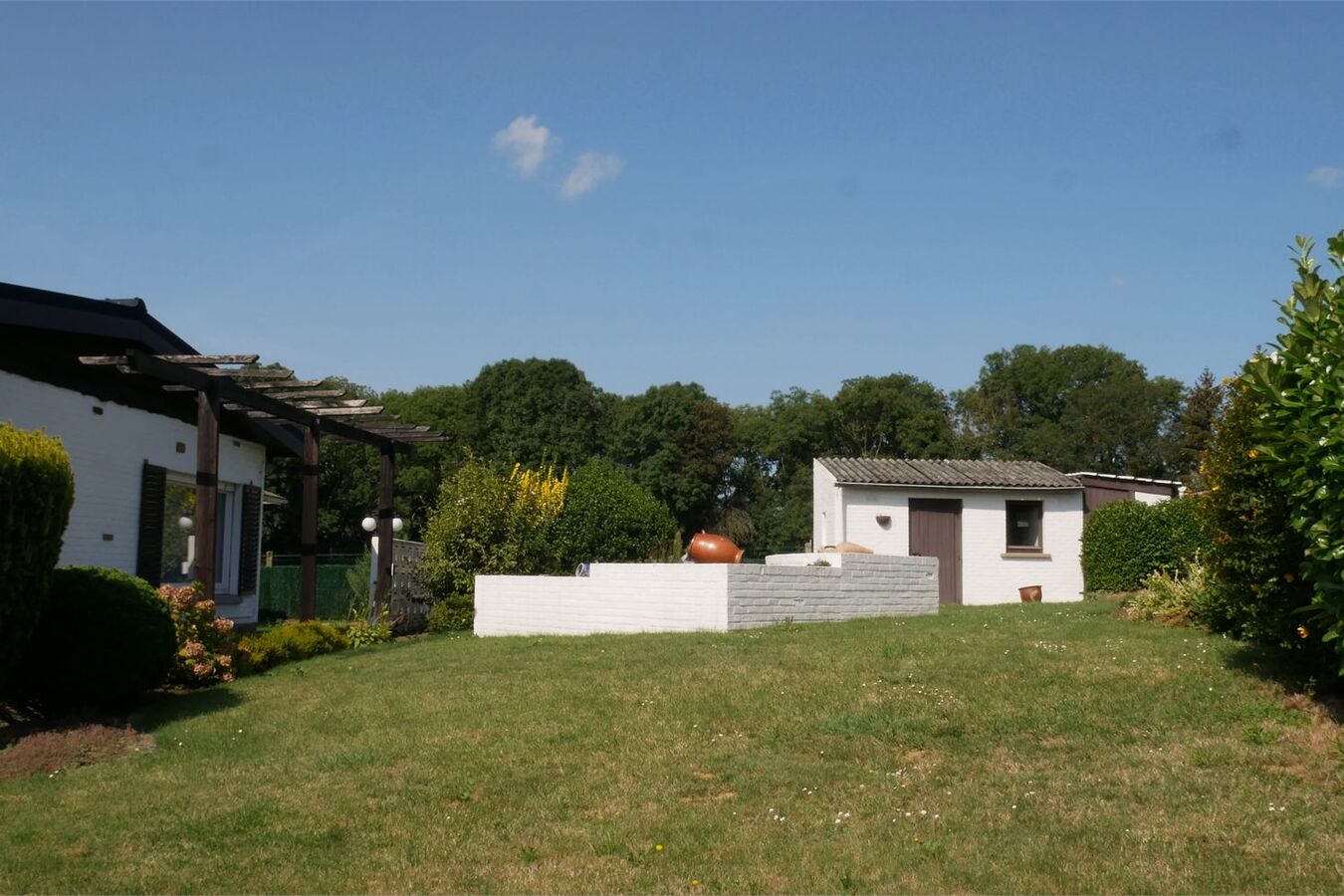 Semi-bungalow op royaal perceel van 1779 m² 