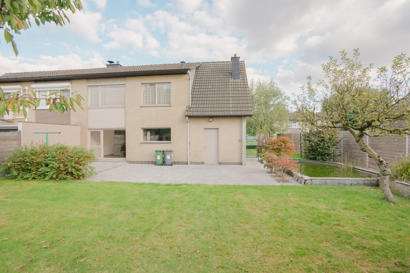 HOB met zonnige tuin in een rustige wijk te Zelzate 