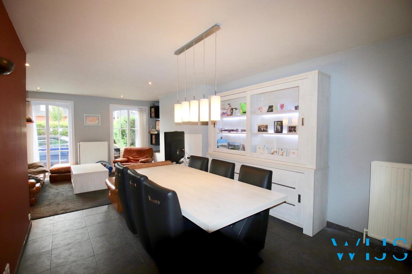 Instapklaar karaktervol woonhuis op een TOPlocatie in Eeklo ! 