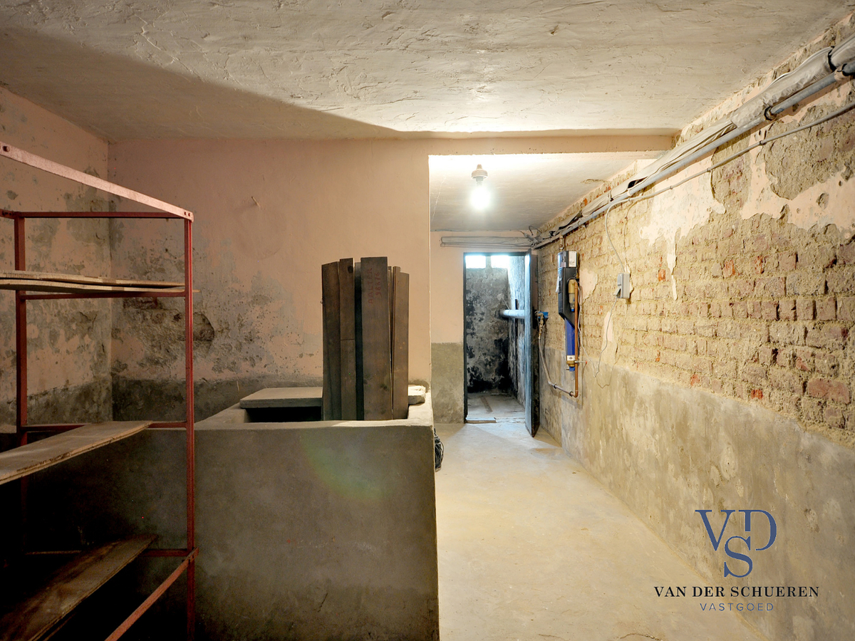 Zeer ruime herenwoning in centrum Gavere ! 