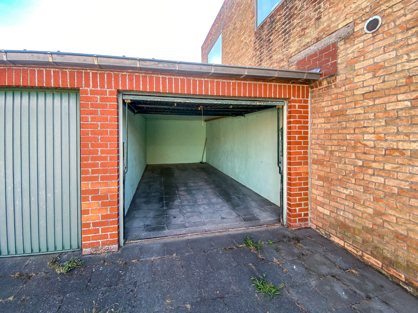 Bovengrondse garage te huur in Nieuwpoort-Stad. 