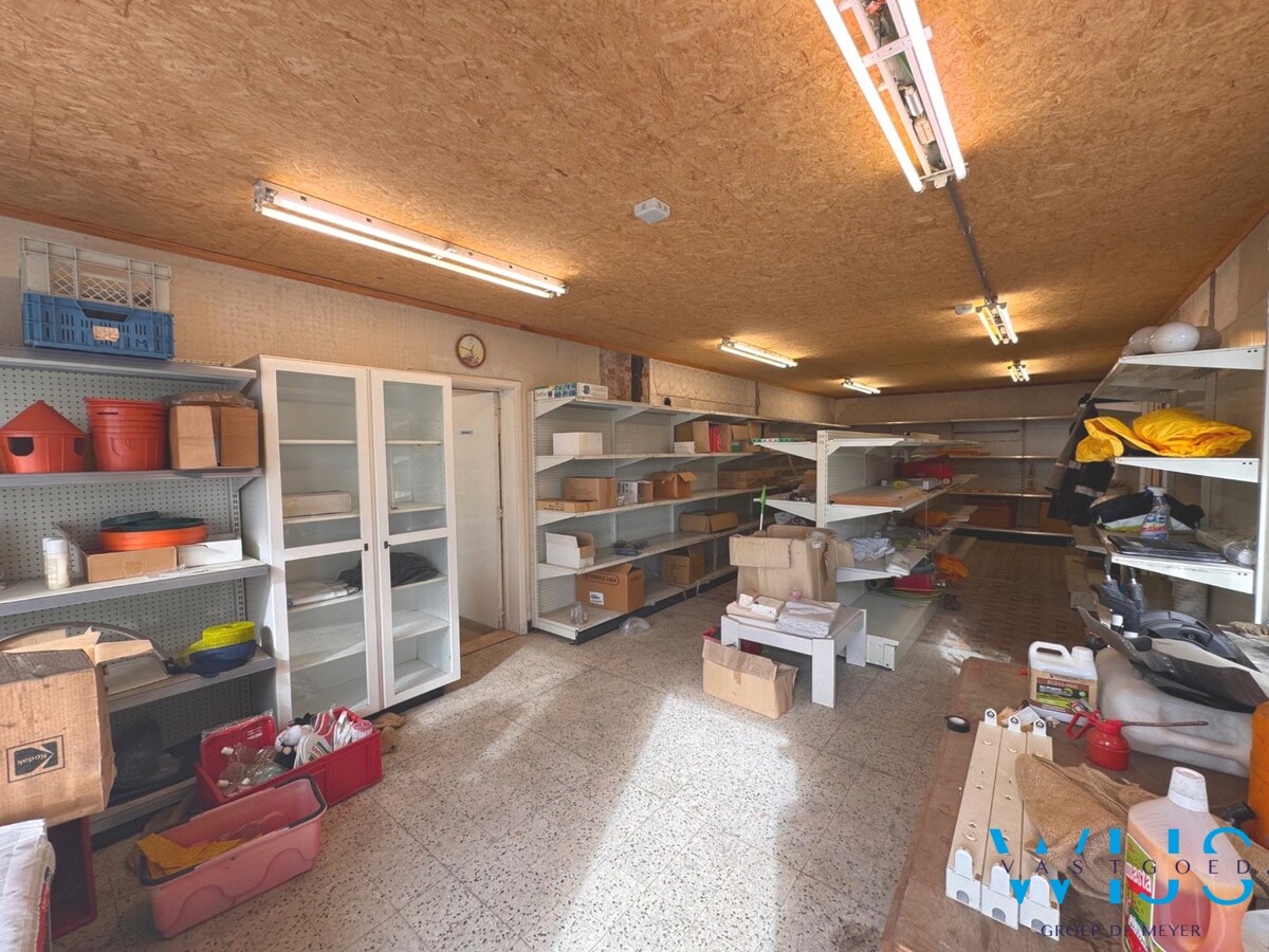 Royaal wonen met maar liefst 910 m² aan multifunctionele bijgebouwen! 