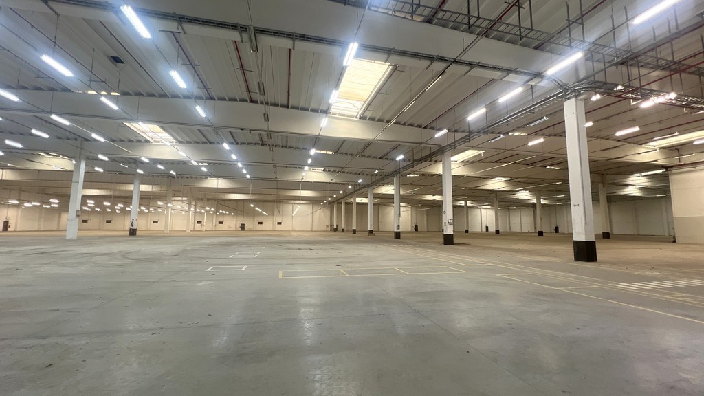 Logistiek magazijn te huur in bedrijvenpark Waregem-Zuid